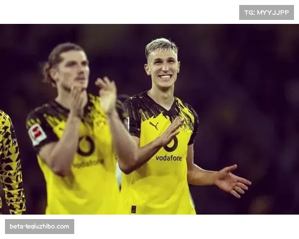 多特蒙德年轻后卫展现潜力获更多出场时间 多特蒙德年轻后卫展现潜力获更多出场时间